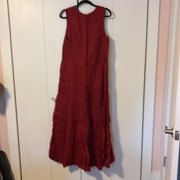 Red dress - Picture 2 of 3